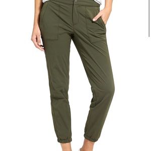 Athleta jogger pants. Size 8.